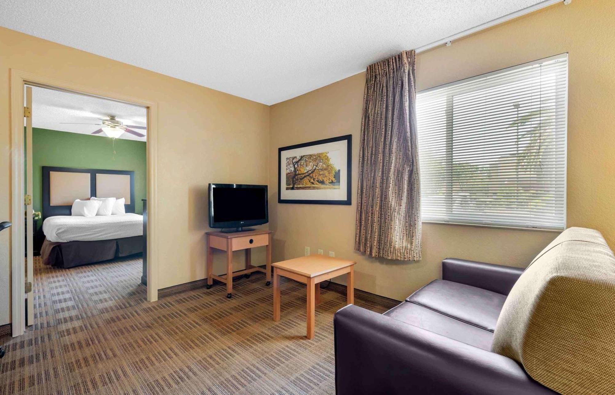 Extended Stay America Select Suites - Jacksonville Salisbury Rd Southpoint Bagian luar foto