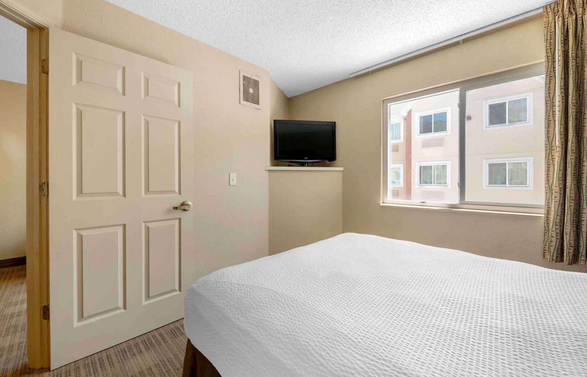Extended Stay America Select Suites - Jacksonville Salisbury Rd Southpoint Bagian luar foto