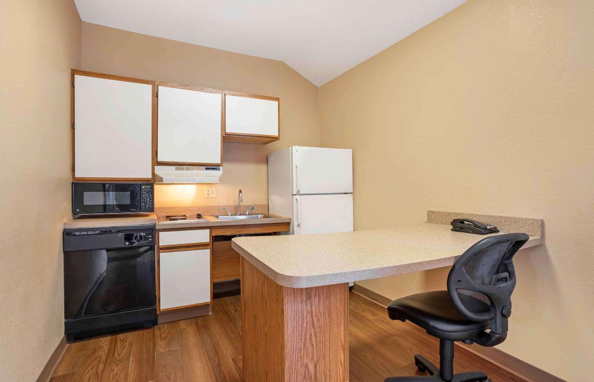 Extended Stay America Select Suites - Jacksonville Salisbury Rd Southpoint Bagian luar foto