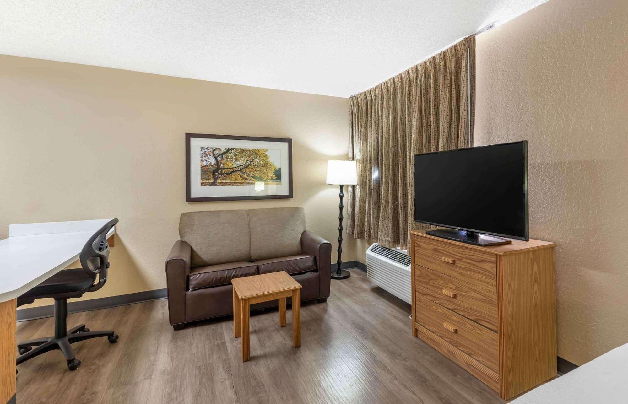 Extended Stay America Select Suites - Jacksonville Salisbury Rd Southpoint Bagian luar foto